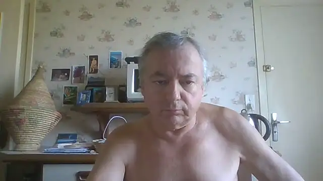 Snapshot of gegevincent chatting on June 18, 8:47 am gegevincent online show from June 18, 8:47 am