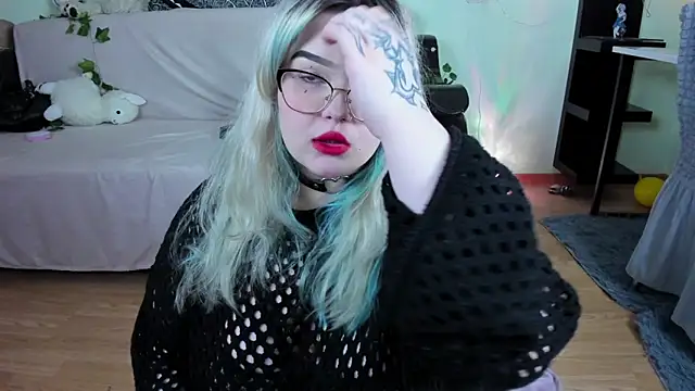  CandyM1lky  online show from December 17, 6:41 am