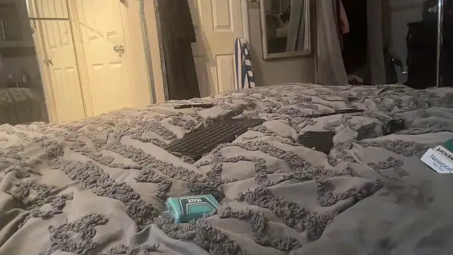 sexyred77713 online show from March 14, 3:12 am