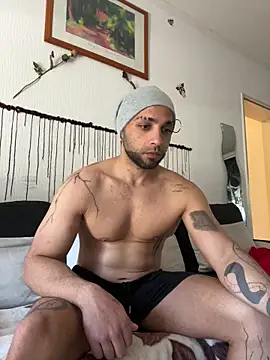 1Richrichard1 online show from May 1, 11:15 am
