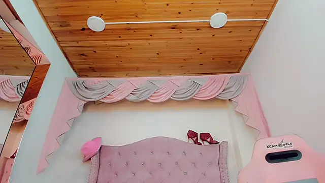 Snapshot of _Abby_white_ chatting on December 13, 11:21 pm Abby white online show from December 13, 11:21 pm