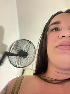 Snapshot of Sweet_vicky_hot chatting on November 21, 7:12 pm Sweet vicky hot online show from November 21, 7:12 pm