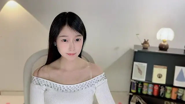 Onechestnut online show from December 17, 11:38 am