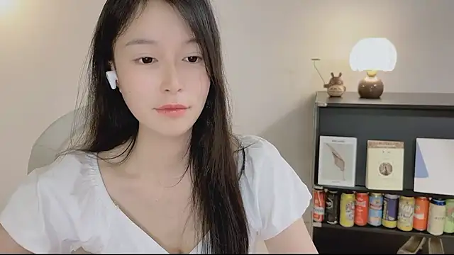 Onechestnut online show from April 19, 5:12 pm