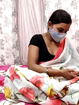 Snapshot of Lalitha-1995 chatting on September 14, 4:06 pm Lalitha-1995 online show from September 14, 4:06 pm