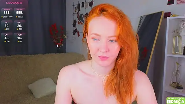 Snapshot of JoyceJones chatting on September 17, 7:04 pm JoyceJones online show from September 17, 7:04 pm