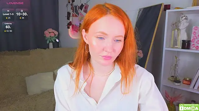 Snapshot of JoyceJones chatting on September 19, 7:03 pm JoyceJones online show from September 19, 7:03 pm