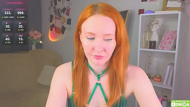 Snapshot of JoyceJones chatting on October 11, 7:34 pm JoyceJones online show from October 11, 7:34 pm
