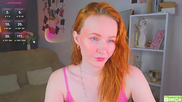 Snapshot of JoyceJones chatting on October 29, 7:59 pm JoyceJones online show from October 29, 7:59 pm