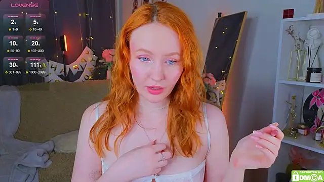 Snapshot of JoyceJones chatting on January 16, 8:35 pm JoyceJones online show from January 16, 8:35 pm