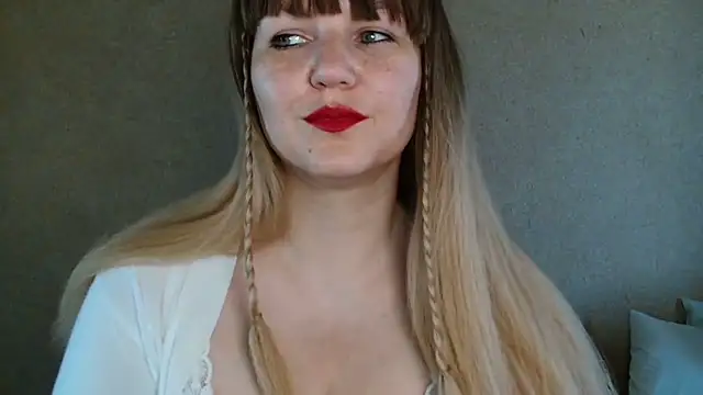 Snapshot of Miaxfox chatting on September 11, 5:29 am Miaxfox online show from September 11, 5:29 am