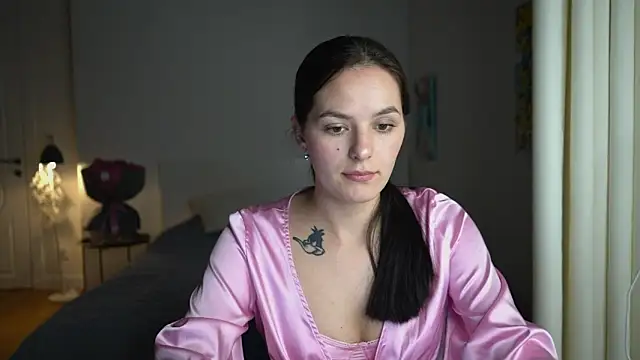 Snapshot of EwelynScott chatting on November 9, 2:37 pm EwelynScott online show from November 9, 2:37 pm