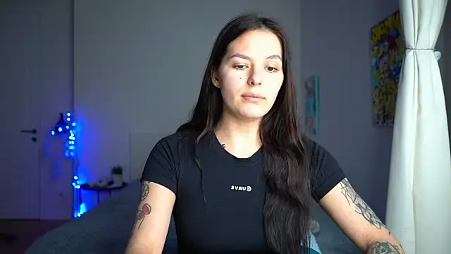 Snapshot of EwelynScott chatting on December 3, 4:49 pm EwelynScott online show from December 3, 4:49 pm