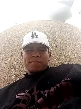 Snapshot of Oscariin96 chatting on February 12, 6:47 pm Oscariin96 online show from February 12, 6:47 pm