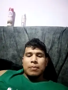 Snapshot of Oscariin96 chatting on March 7, 3:47 am Oscariin96 online show from March 7, 3:47 am