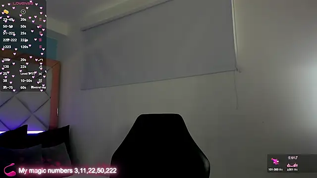 Snapshot of molly_gomezz chatting on September 21, 7:59 pm molly gomezz online show from September 21, 7:59 pm