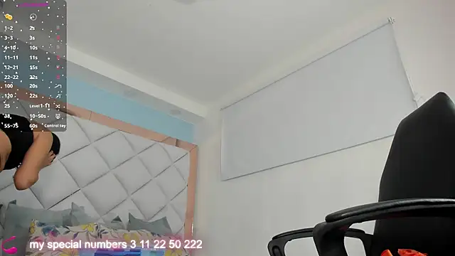 Snapshot of molly_gomezz chatting on October 25, 1:51 pm molly gomezz online show from October 25, 1:51 pm
