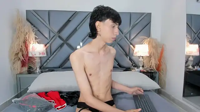 Milan LewisS online show from October 15, 12:38 pm