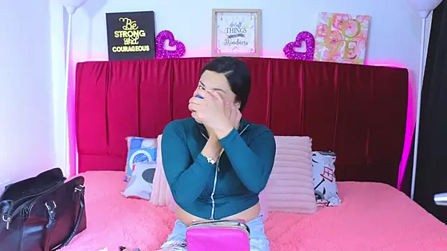 cuteeimy online show from June 16, 5:59 pm