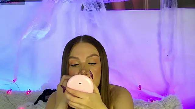 Snapshot of AlysonHuxley_ chatting on November 3, 5:03 pm AlysonHuxley online show from November 3, 5:03 pm