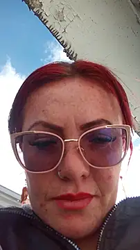 Snapshot of carolinhe_ chatting on November 26, 8:43 pm carolinhe online show from November 26, 8:43 pm