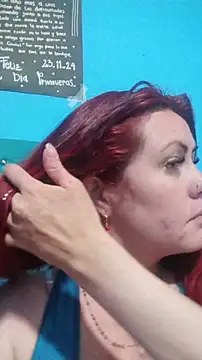 Snapshot of carolinhe_ chatting on November 28, 4:31 pm carolinhe online show from November 28, 4:31 pm