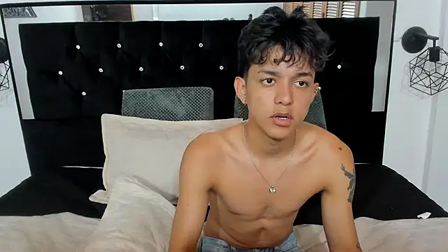 Sebas cat online show from October 22, 10:20 pm