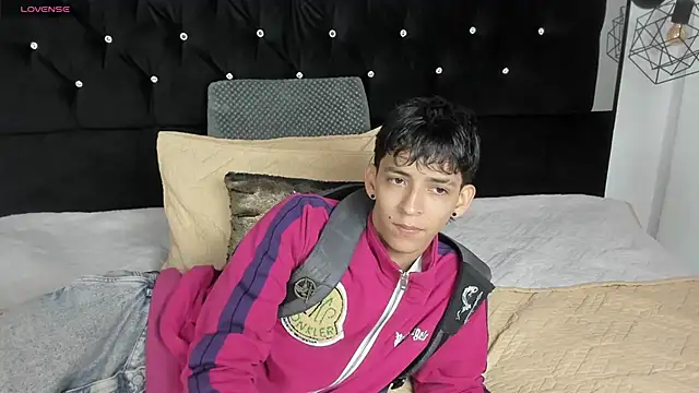 Snapshot of Sebas_cat chatting on May 4, 1:12 am Sebas cat online show from May 4, 1:12 am