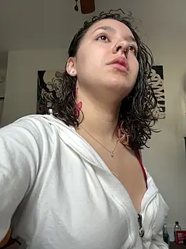 babykalirose online show from April 29, 2:54 pm