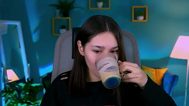 Snapshot of KimClarks_ chatting on November 9, 2:37 pm KimClarks online show from November 9, 2:37 pm