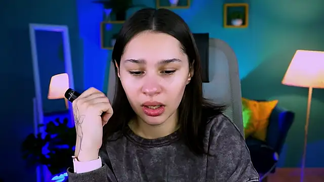 Snapshot of KimClarks_ chatting on November 11, 1:11 pm KimClarks online show from November 11, 1:11 pm