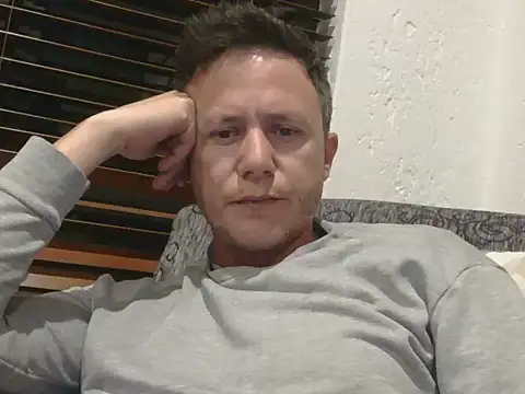 Snapshot of TroyDieselXXX chatting on November 3, 6:42 pm TroyDieselXXX online show from November 3, 6:42 pm