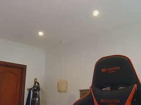 Snapshot of TroyDieselXXX chatting on November 13, 6:34 am TroyDieselXXX online show from November 13, 6:34 am