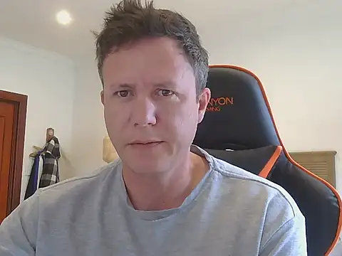 Snapshot of TroyDieselXXX chatting on November 17, 5:35 am TroyDieselXXX online show from November 17, 5:35 am