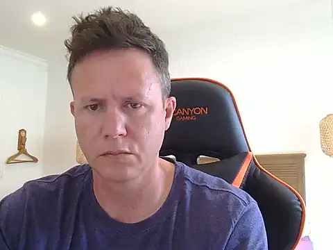 Snapshot of TroyDieselXXX chatting on November 27, 5:20 am TroyDieselXXX online show from November 27, 5:20 am