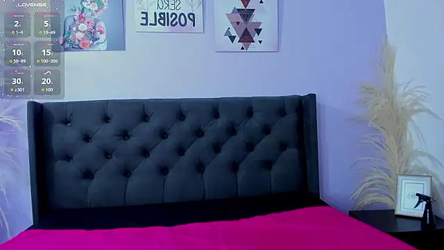 GiannaSlimJB online show from March 6, 3:25 am