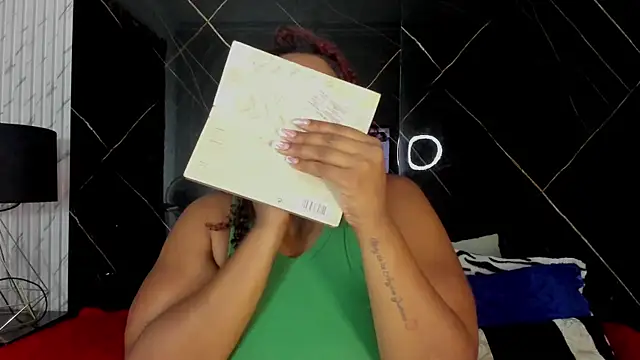 Alaia Gutierrez online show from September 12, 8:20 pm