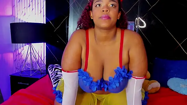 Alaia Gutierrez online show from October 3, 10:07 pm