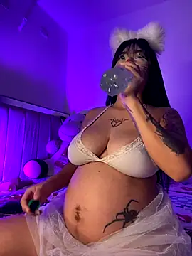 Snapshot of lucialauper_ chatting on November 1, 2:13 am lucialauper online show from November 1, 2:13 am