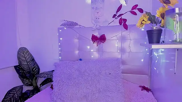 Anna Blade  online show from December 20, 1:51 pm