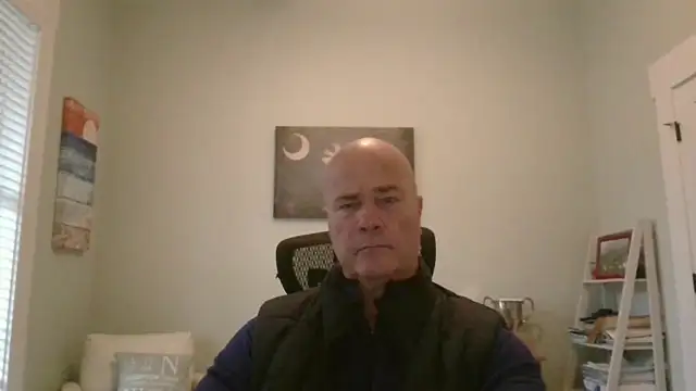 Snapshot of cyclone1212 chatting on October 29, 12:18 pm cyclone1212 online show from October 29, 12:18 pm