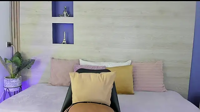 Snapshot of Stephanni_ chatting on September 19, 1:23 pm Stephanni online show from September 19, 1:23 pm