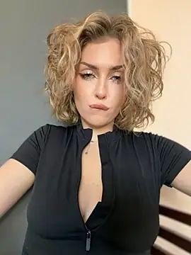 Snapshot of KellyKeler chatting on October 28, 1:25 pm KellyKeler online show from October 28, 1:25 pm