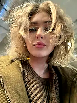 Snapshot of KellyKeler chatting on October 29, 12:29 pm KellyKeler online show from October 29, 12:29 pm