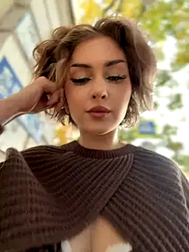 Snapshot of KellyKeler chatting on November 6, 1:01 pm KellyKeler online show from November 6, 1:01 pm