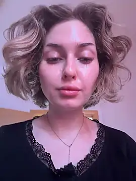 KellyKeler online show from March 5, 11:39 am