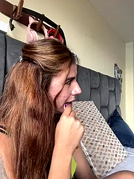 Snapshot of AllieYourGirl chatting on September 19, 7:14 pm AllieYourGirl online show from September 19, 7:14 pm