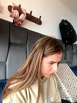 Snapshot of AllieYourGirl chatting on October 1, 6:58 pm AllieYourGirl online show from October 1, 6:58 pm