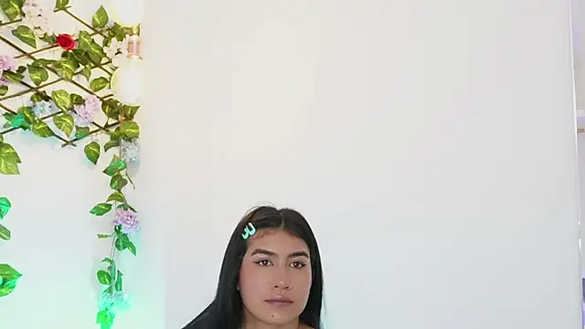 saraBow online show from September 9, 5:56 pm