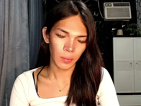 Snapshot of ladyhotcuming chatting on June 15, 8:00 pm ladyhotcuming online show from June 15, 8:00 pm